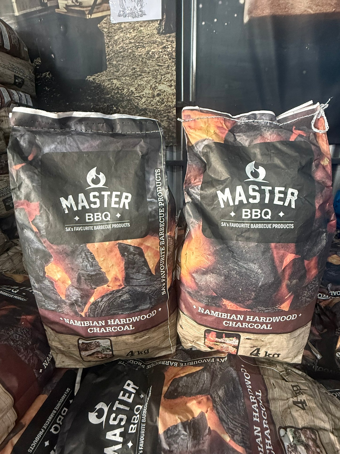 Master BBQ Namibian Hardwood Charcoal (4kg)